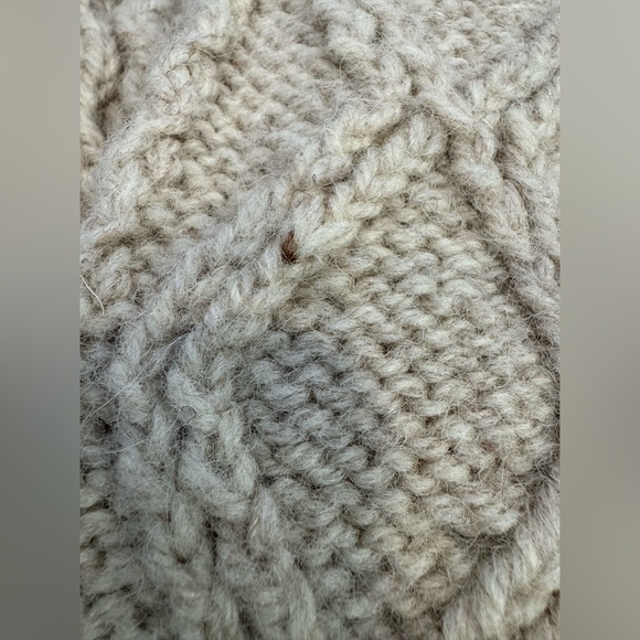 Prince of Burren Irish Knit Cable Sweater Unisex Aran
Islands Hand knit Sz M - Picture 5 of 10